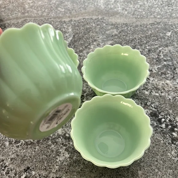 Pioneer Woman Jadeite bowl - Picture 6 of 6